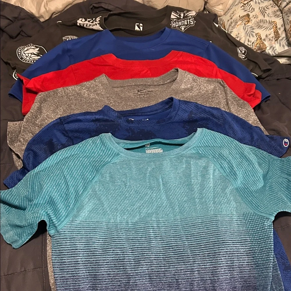 6 Boys Multi-Color Athletic T-Shirts - Large